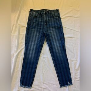 American Eagle Super Hi-Rise Jegging Crop. Women’s size 14.